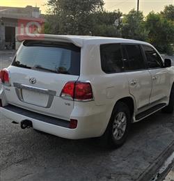 تۆیۆتا لاند کروزەر